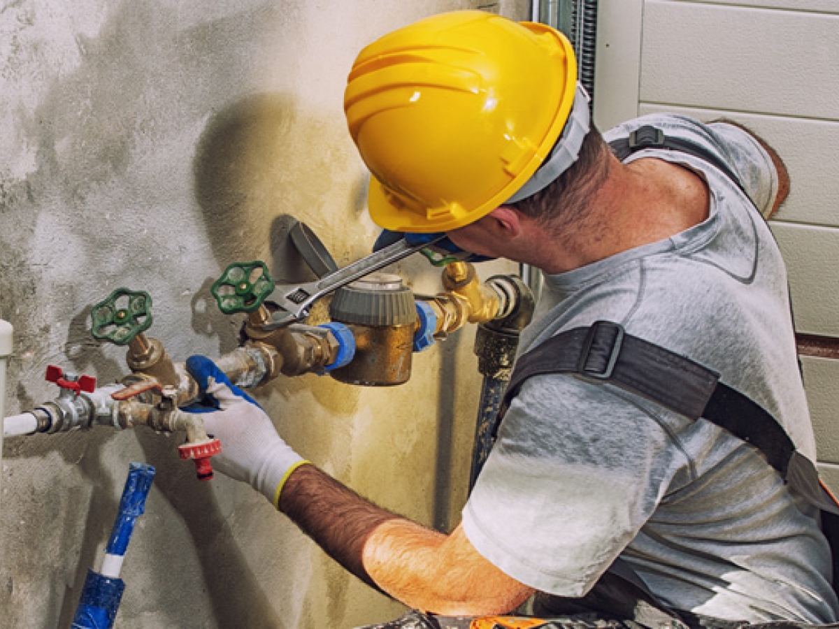 plumber doing install